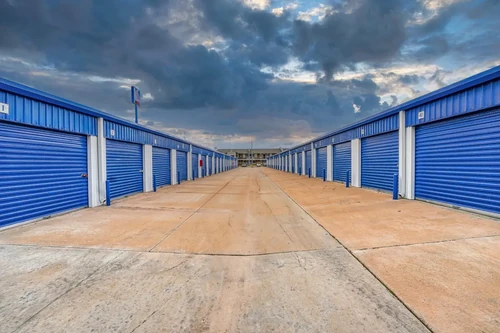 KO Storage of Lawton - SE Park Ave storage facility exterior view